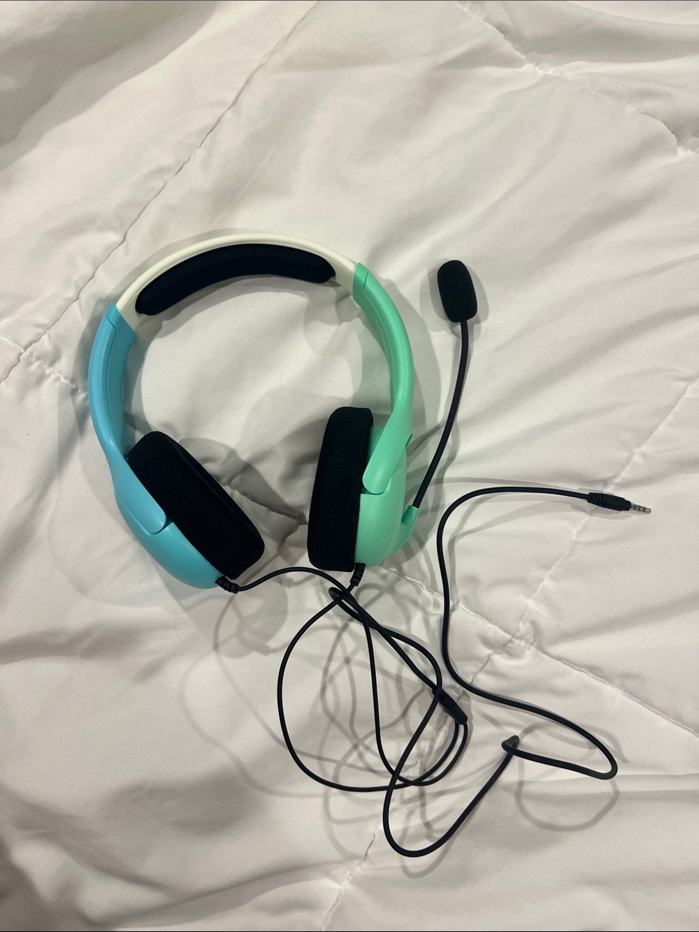 Wired Over-Ear Gaming Headset with Microphone - Aqua/Seafoam